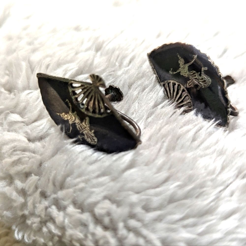 Vintage 30's-40's Sterling Silver Niello Dancer Screw Back Earrings Fan Shaped - Picture 5 of 8